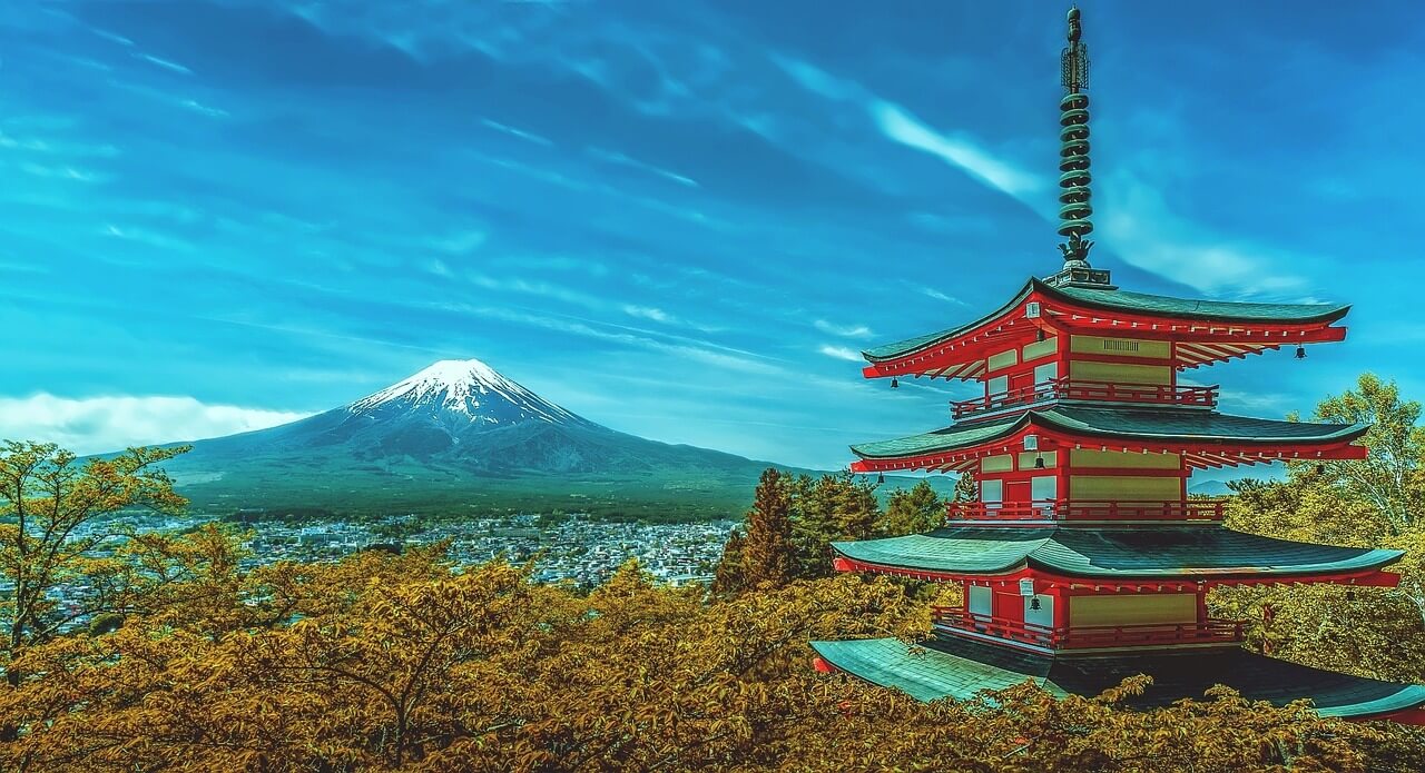 Góra Fuji z pagodą Chureito – widok na ikonę Japonii i tradycyjną architekturę w regionie Pięciu Jezior Fuji