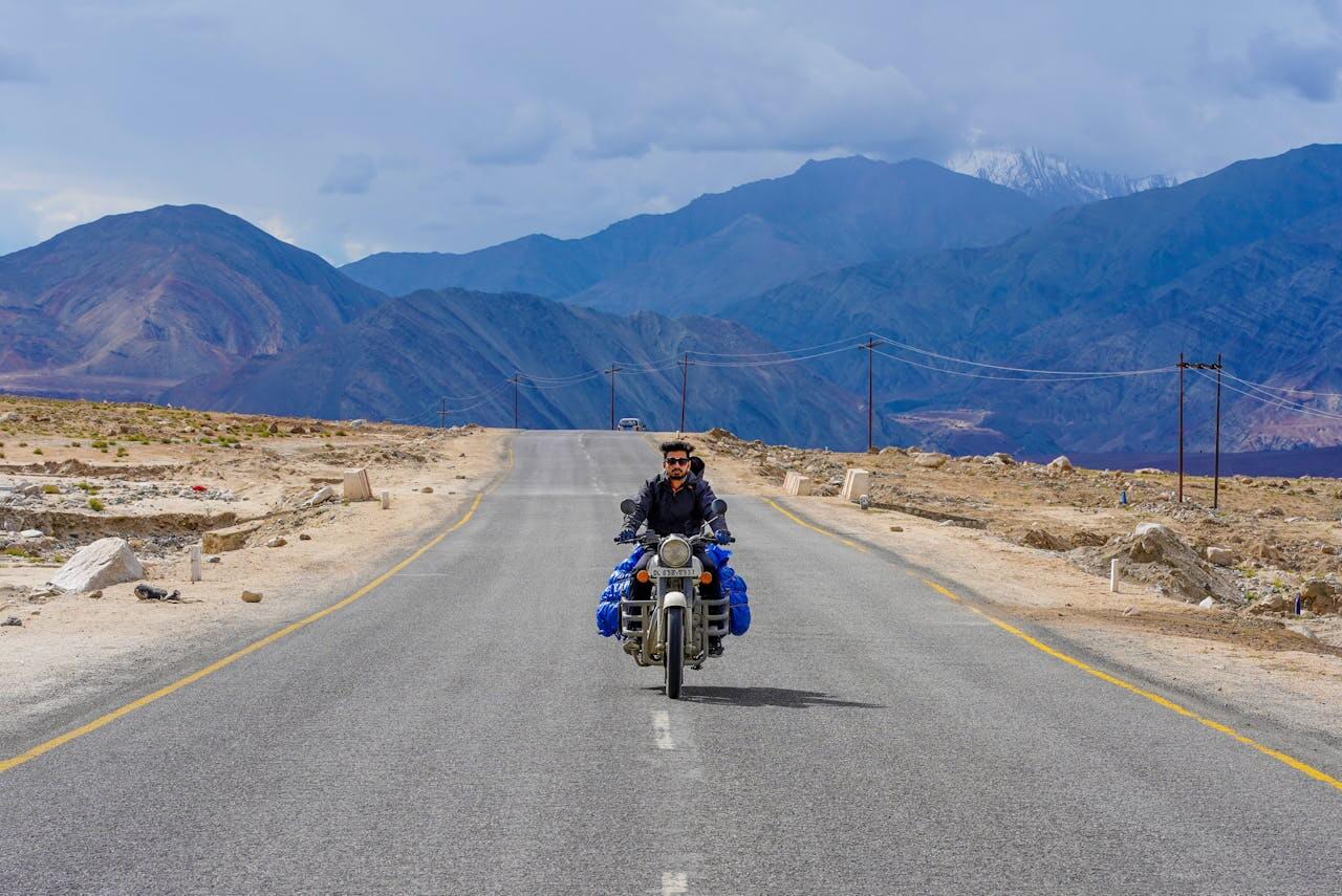 wynajęty motor to najlepszy środek transportu w Ladakh