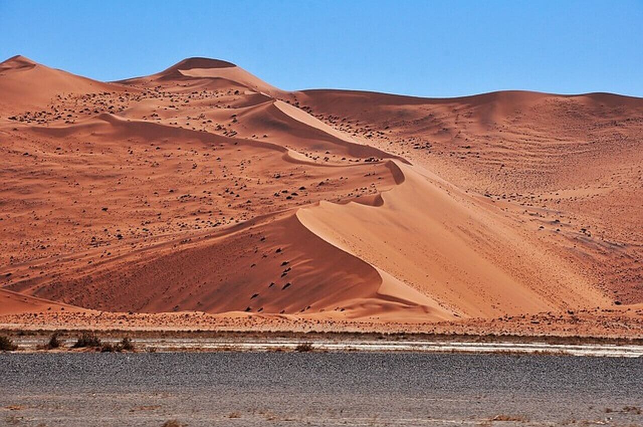 Czerwone wydmy Sossusvlei na pustyni Namib, wyjazd 2026.