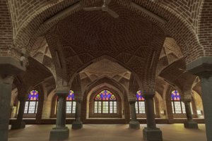 wnętrze meczetu w azerbejdżanie