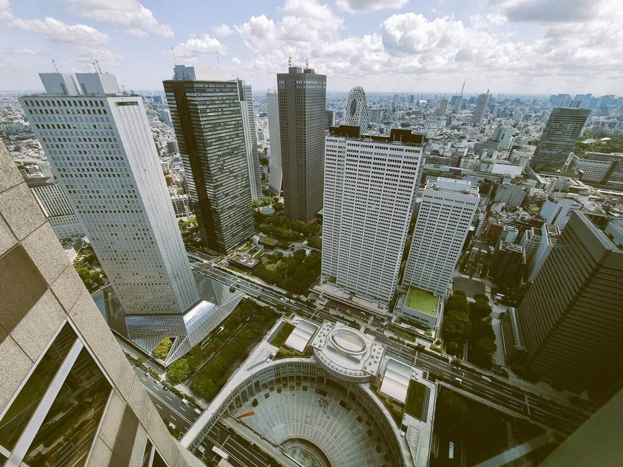 Panorama wieżowców Nishi-Shinjuku z góry