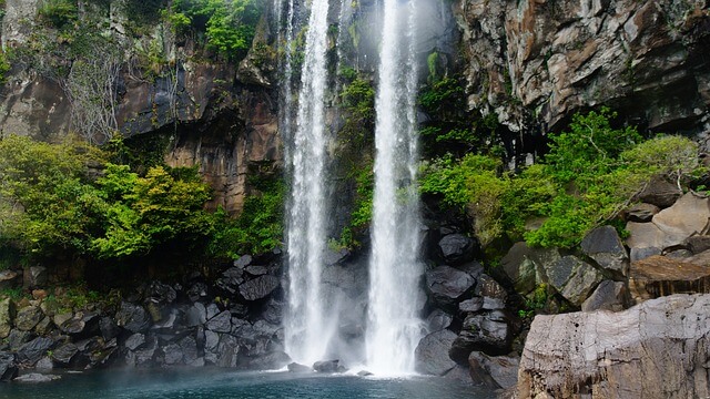 wodospad Jeongbang na wyspie Jeju